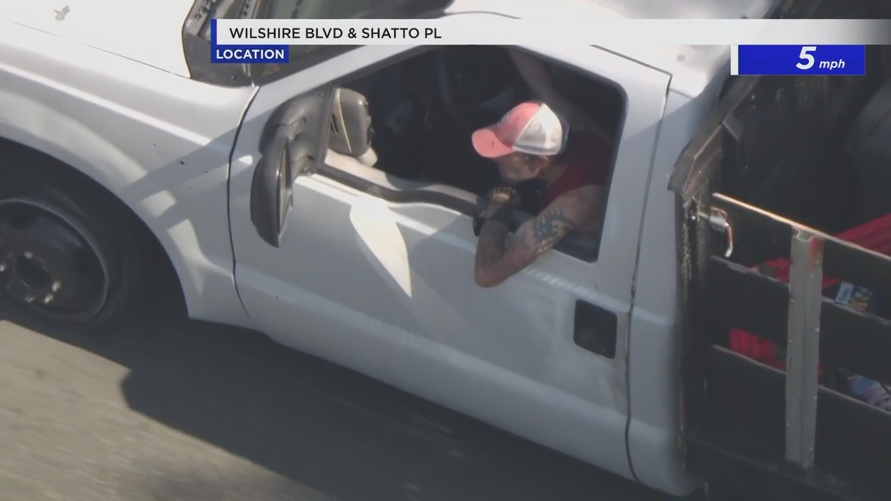 Police chase underway in Los Angeles | FOX 11 Los Angeles