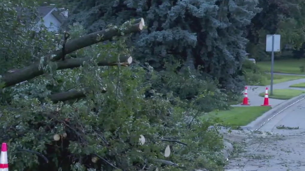 Second night of strong storms in the metro