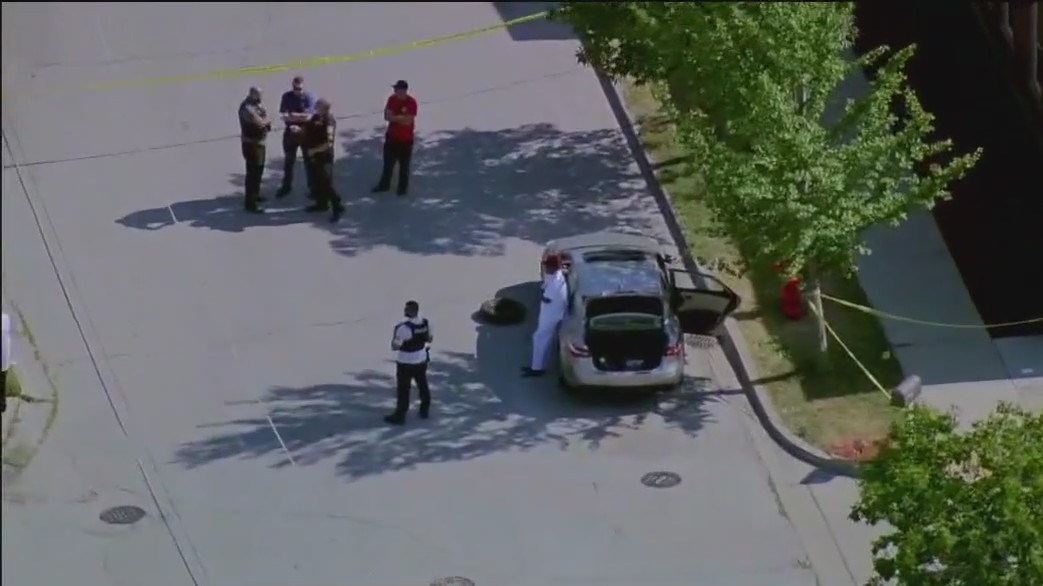 3 shot in Blue Island