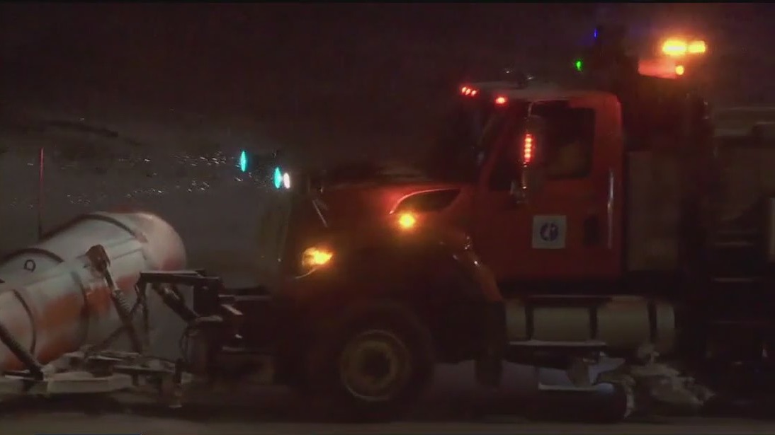 Minneapolis snow emergency: Crews clear streets