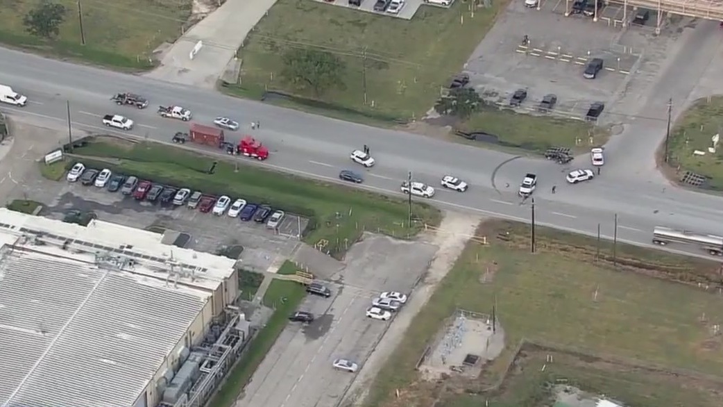 Deadly crash on Independence Parkway near La Porte