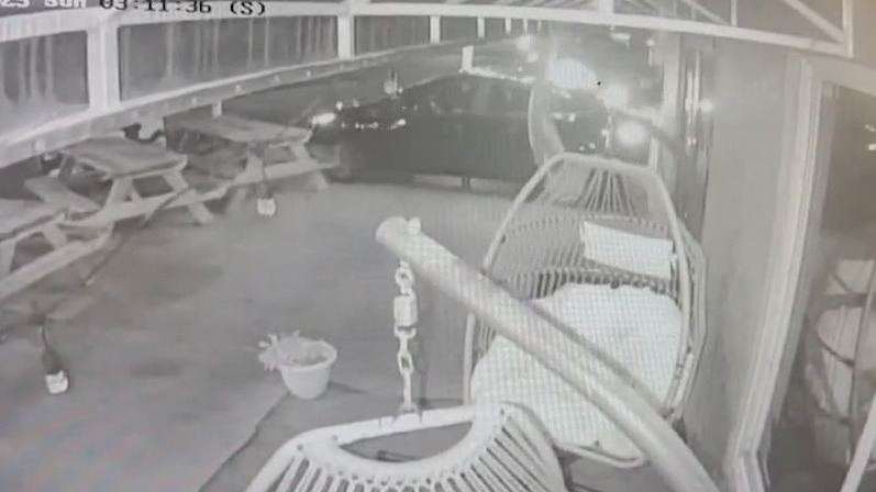 Car slams into Orlando business