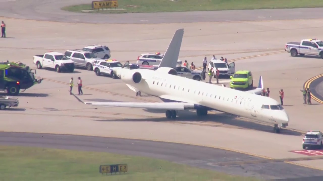 Delta plane collision at Atlanta airport