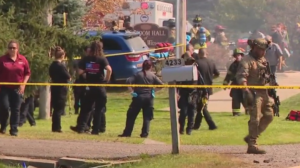 Nove podrobnosti o streljanju in požigu v cerkvi v Michiganu razkrivajo več mrtvih in ranjenih, policija ubila osumljenca