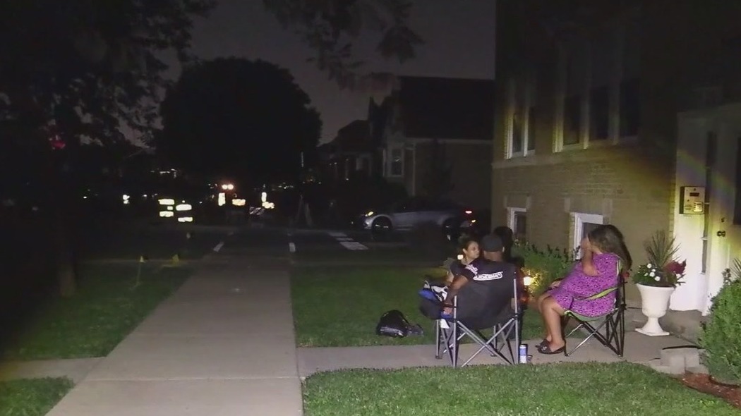 Belmont Cragin residents cope with blackout as heat and humidity strain power grid