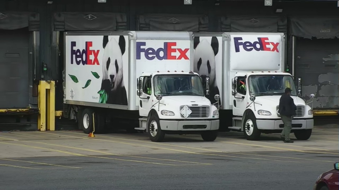 PANDA WATCH! Pandas leave airport on way to National Zoo