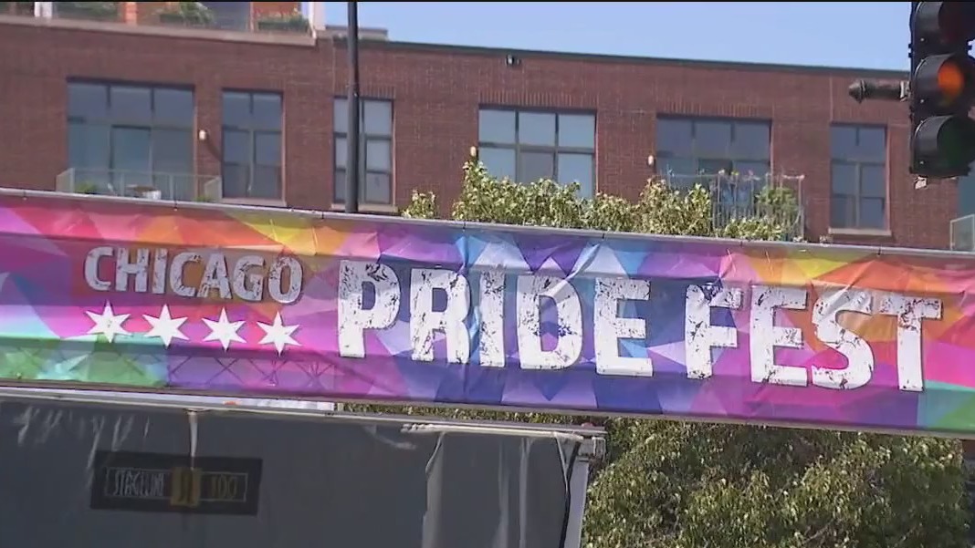 Chicagoans brave the heat for Pride Fest