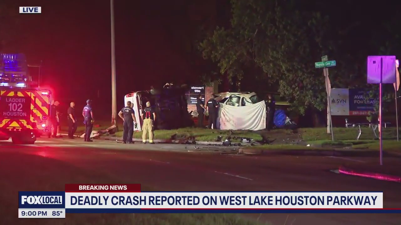 Deadly crash reported on West Lake Houston Parkway