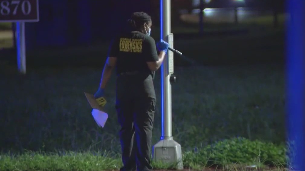 Teen found shot inside crashed car in Orange County dies, deputies say