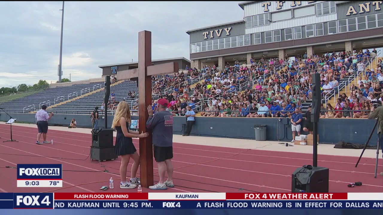 Kerrville community mourns coach lost in flood