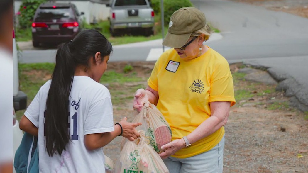 MUST Ministries' summer lunch program
