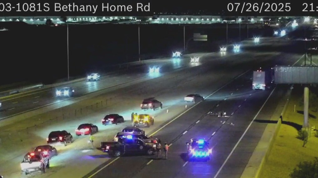 Loop 303 crash slows traffic near Bethany Home Road
