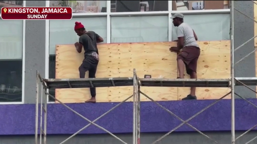 Jamaica prepares as Hurricane Melissa bears down as Cat. 5 storm