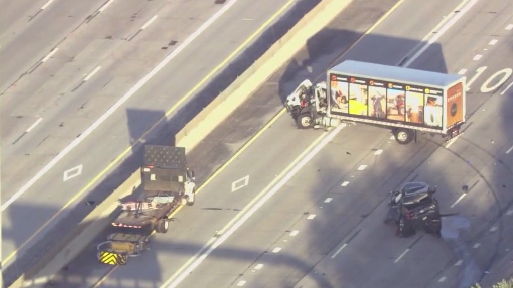 U.S. 60 crash leaves 5 people hurt