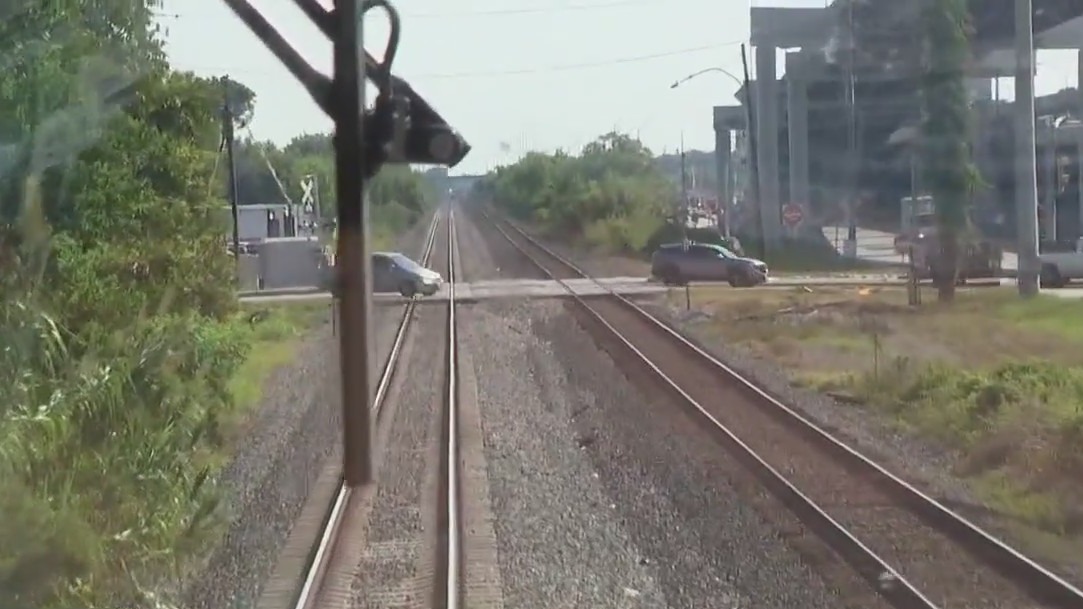 Authorities cracking down on Houston railroad crossing violators