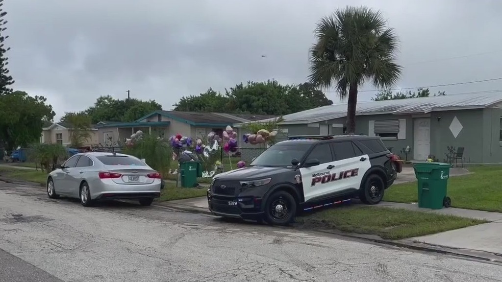 Melbourne Police search for suspect after 2-year-old killed