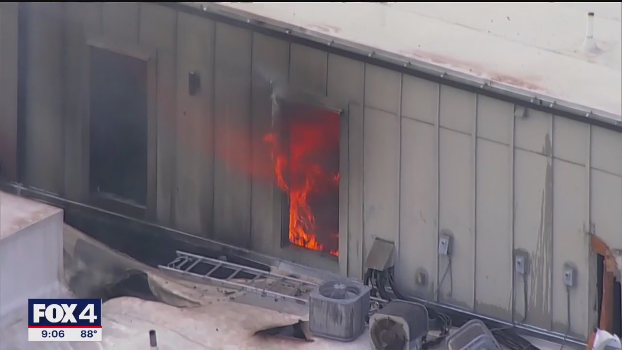 6-alarm apartment building fire in Fort Worth