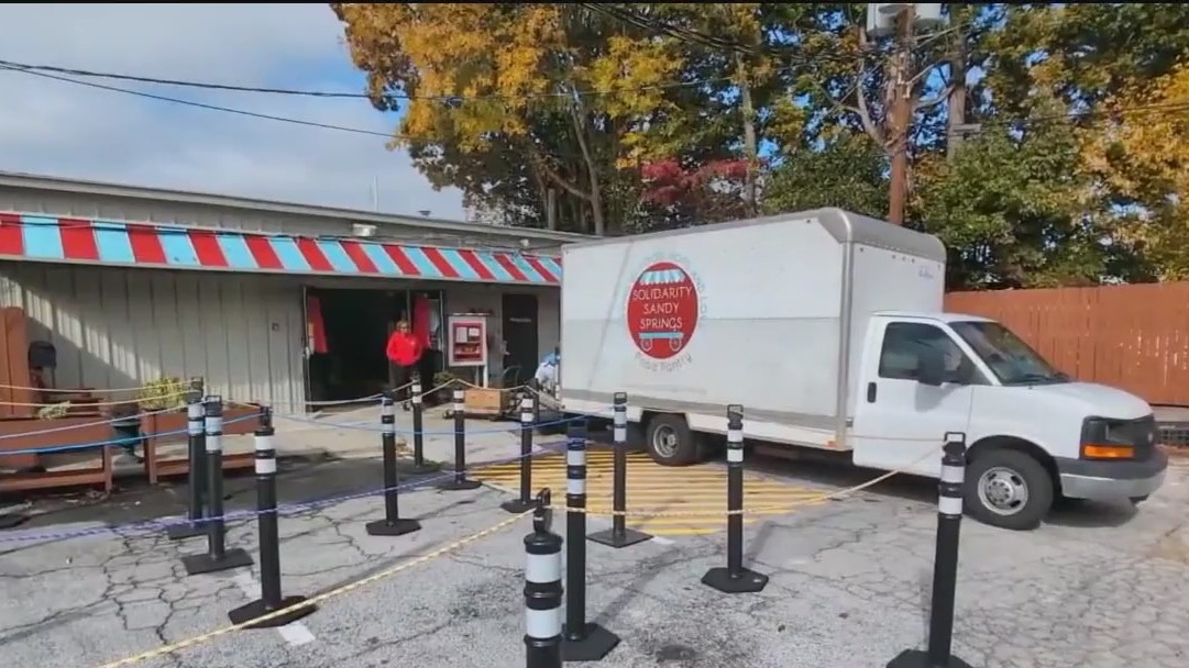 Food pantries struggle amid government shutdown