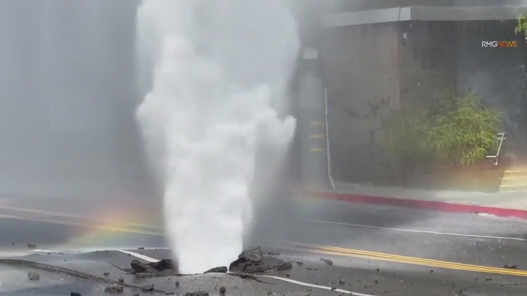 Water main break shuts down Hollywood streets
