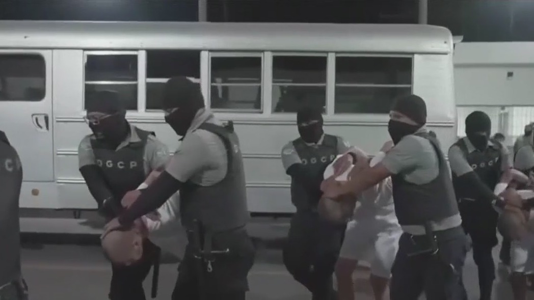 Supreme Court pauses order on man mistakenly deported to El Salvador