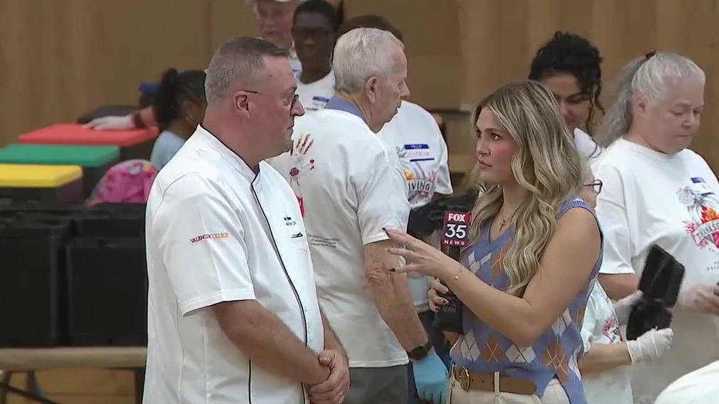 Meals handed out by Salvation Army and Valencia College
