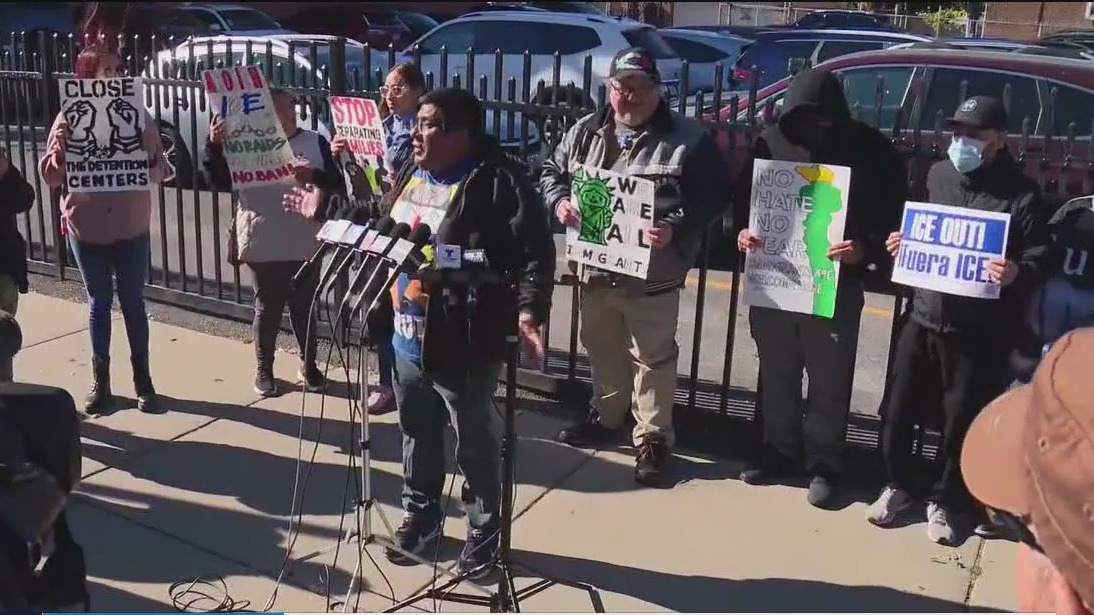 Little Village tells ICE to stay away from schools