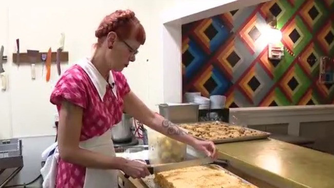 Celebrated pastry chef volunteers at Tenderloin café