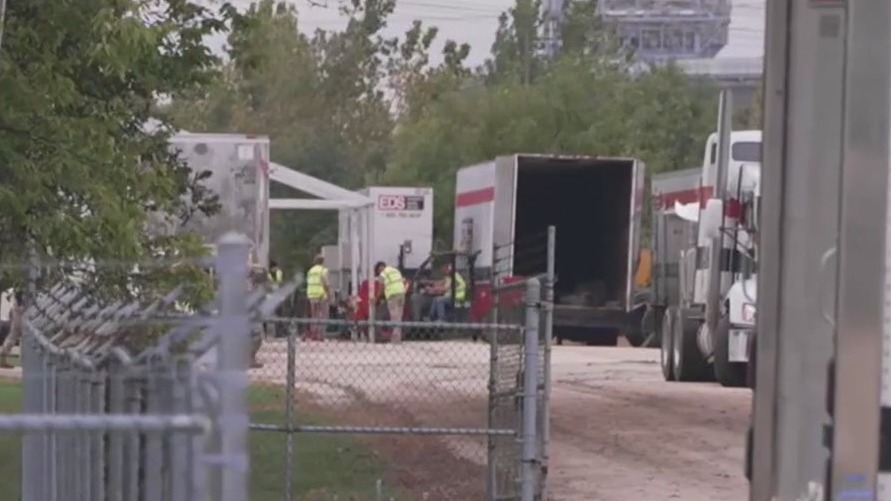 National Guard arrives in Chicago; Walz says MN could be next