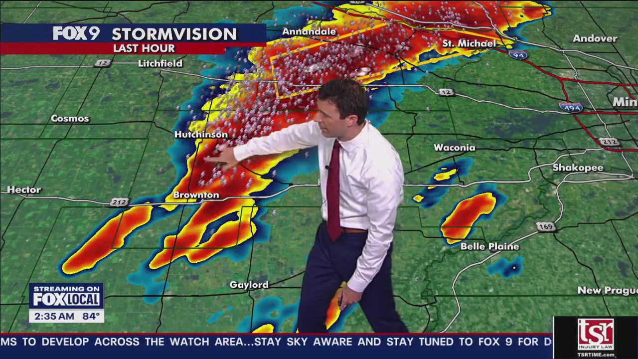 MN Weather: Storms NW de Twin Cities - 2:35 am Actualización