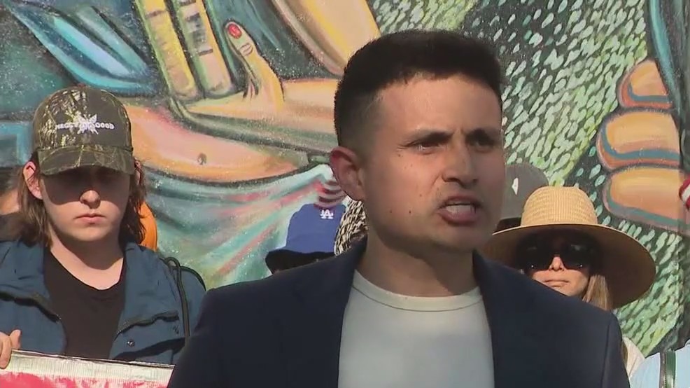 Boyle Heights community asks for proof in fed's claim over man's arrest