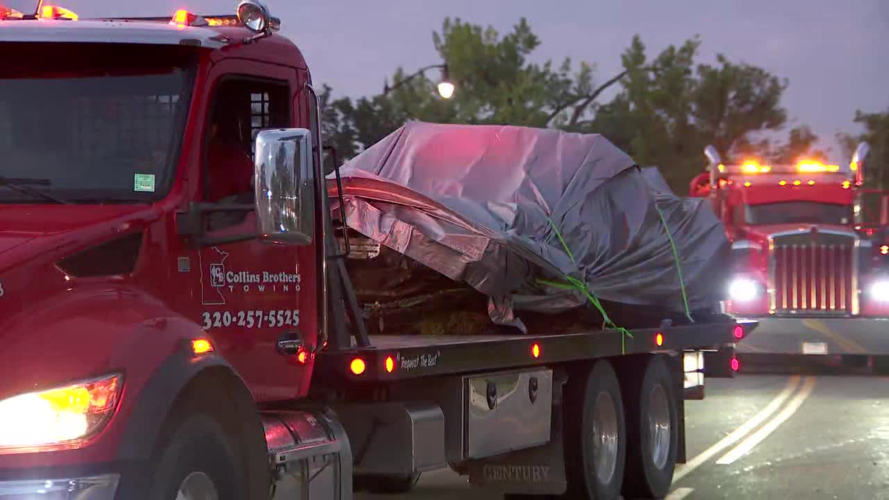 Faltar el auto de la década de 1960 sacado del río Mississippi cerca de Sartell