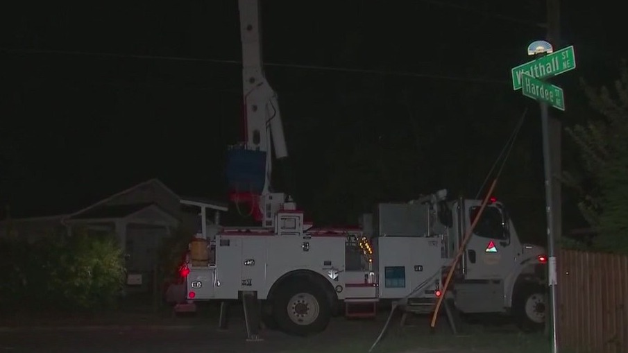 Power lines down on Hardee Street