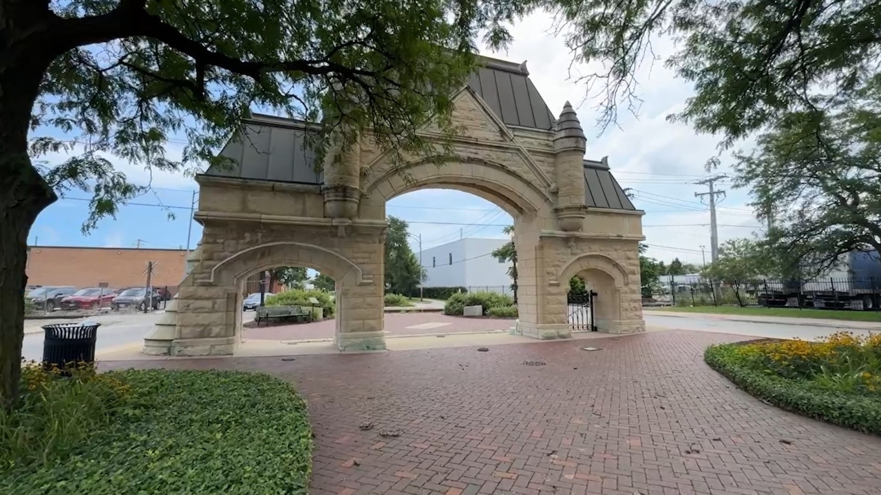 Monument Moment: Union Stock Yards Gate