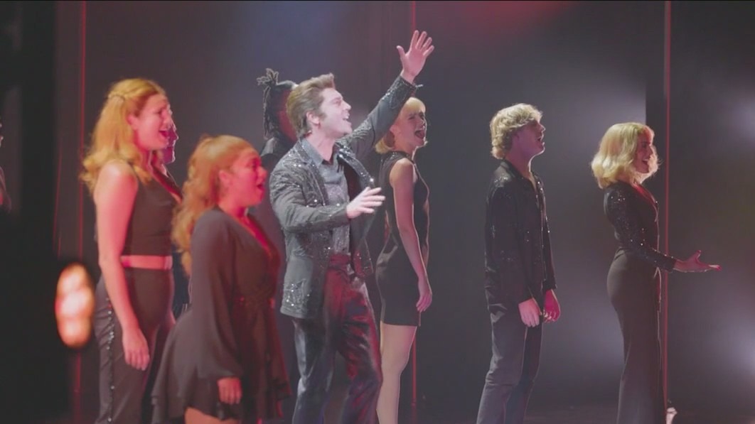 ‘A Beautiful Noise: the Neil Diamond Musical’ back in Chicago November 19-30