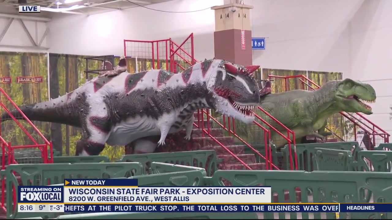 Dinosaurs everywhere at Jurassic Quest