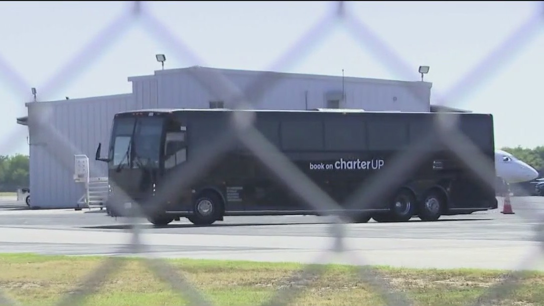 Texas Dems return from Illinois, face police oversight after walkout