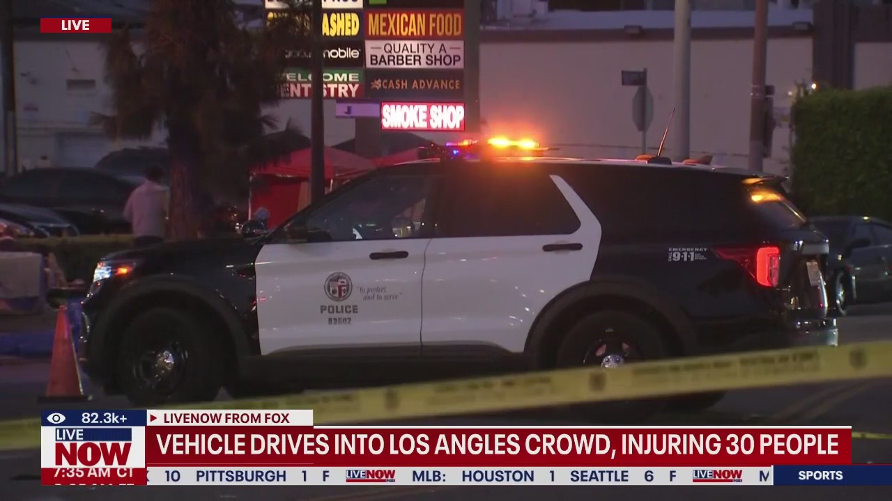 30 heridos, el coche se enfrenta a la multitud en East Hollywood