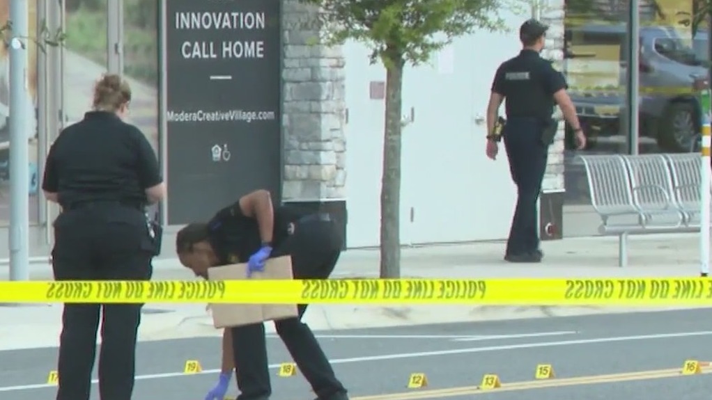 Orlando police officers shoot man who charged with scissors: OPD