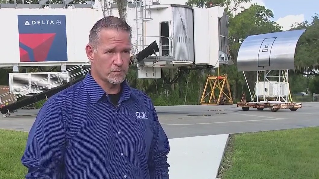 Florida engineers develop autonomous boarding bridge to speed up flights