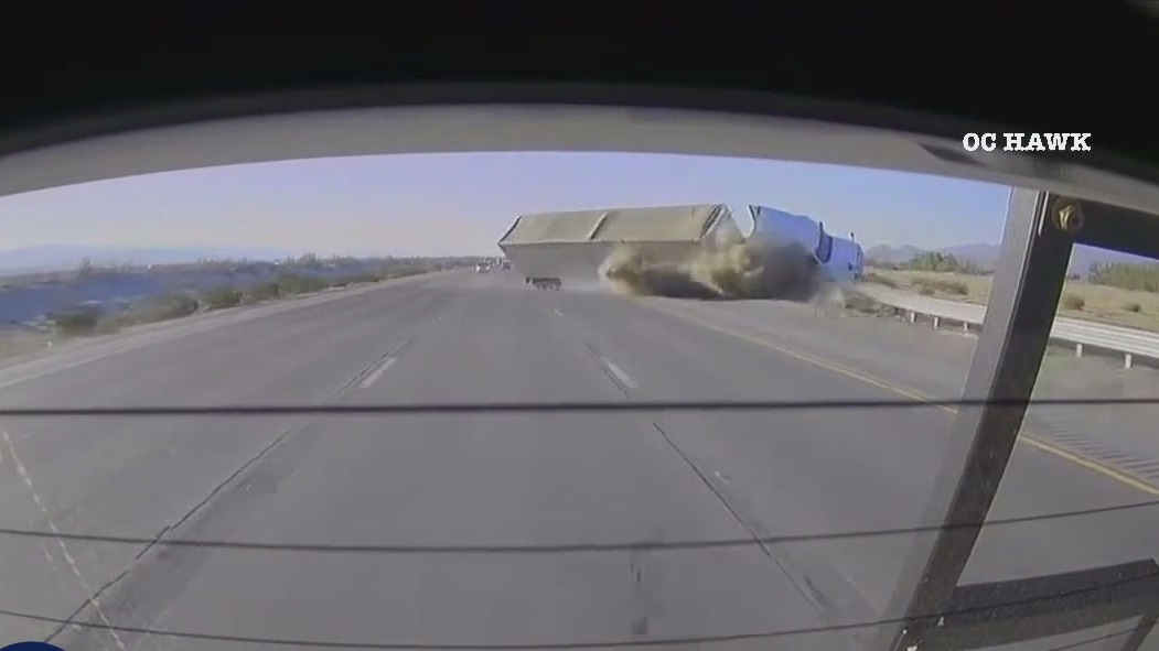 2 dead in semi truck crash on 10 Freeway