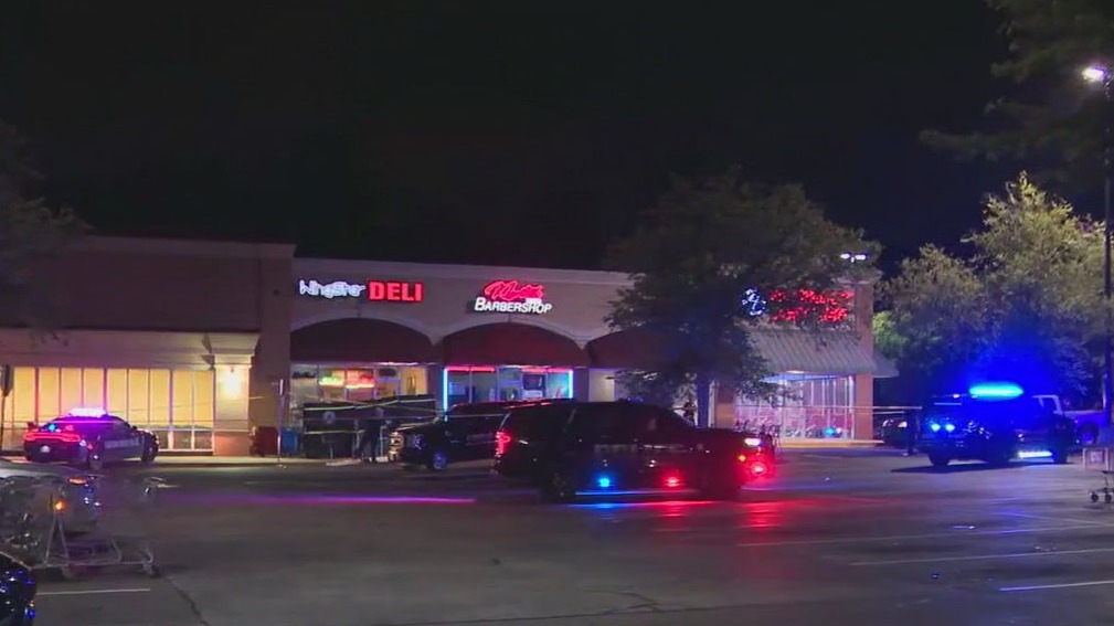 Teen killed in shooting at Cobb County shopping plaza