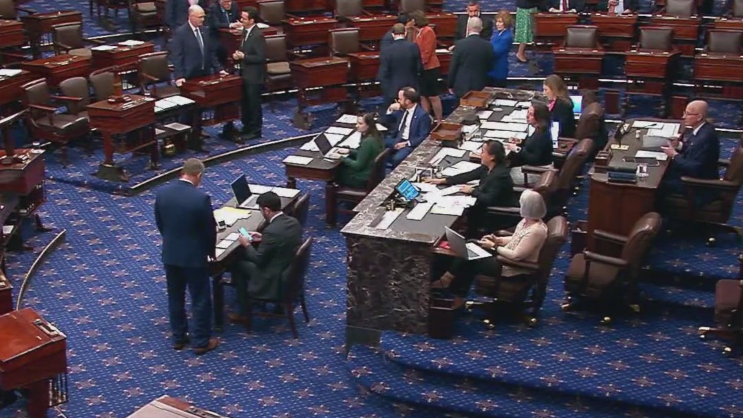 Government shutdown continues, lawmakers fail to reach deal