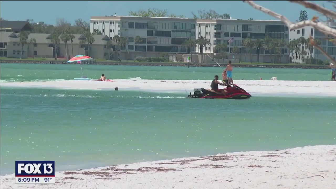 Riders injured after jet skis collide in Lido Key