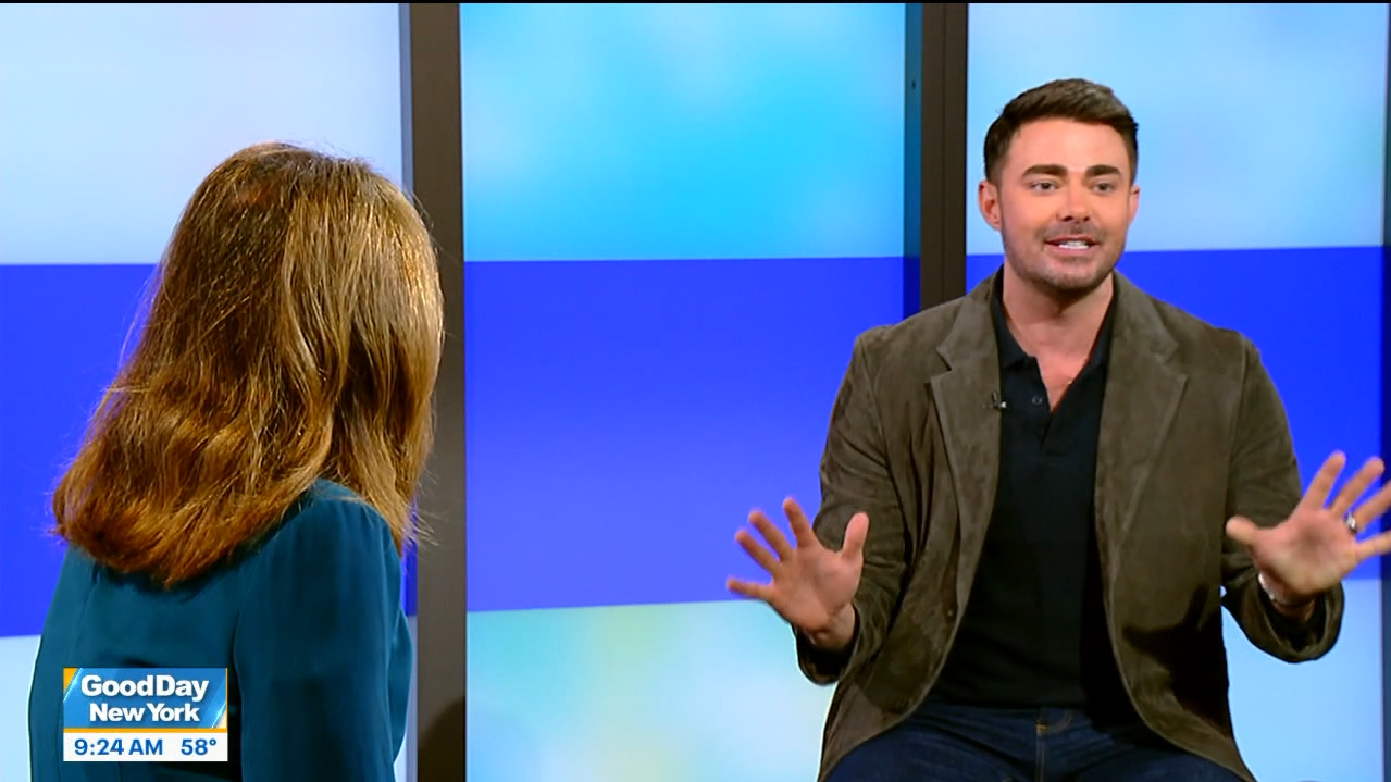 Chatting with Hallmark king Jonathan Bennett