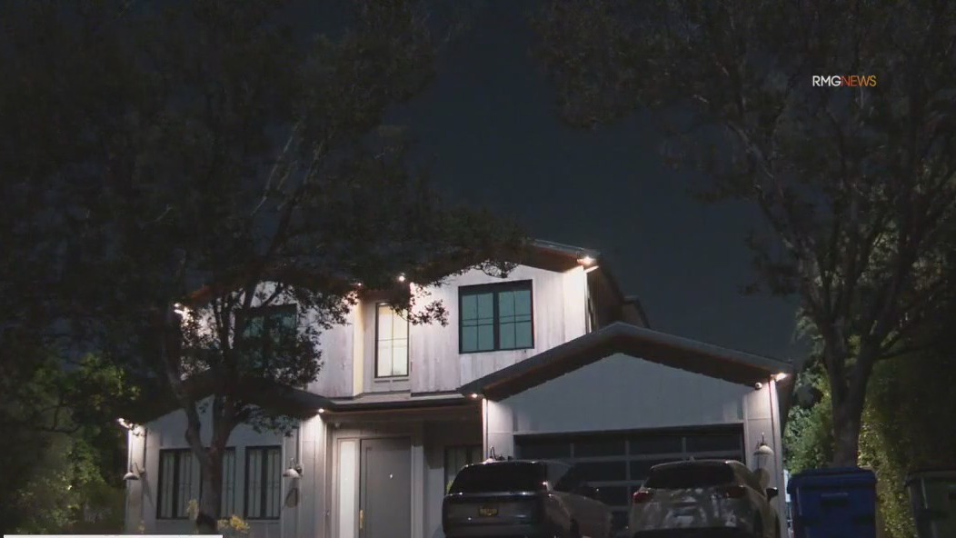 Burglars break into Encino home with kids inside