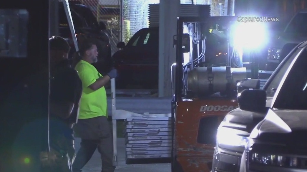 Fence removed outside Broadview ICE facility