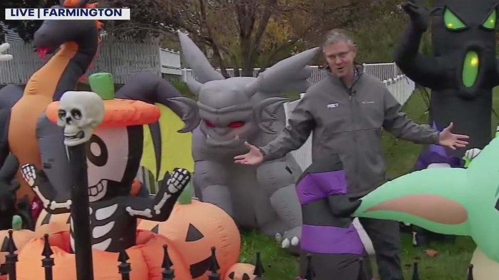 Halloween display raises donations for food shelves